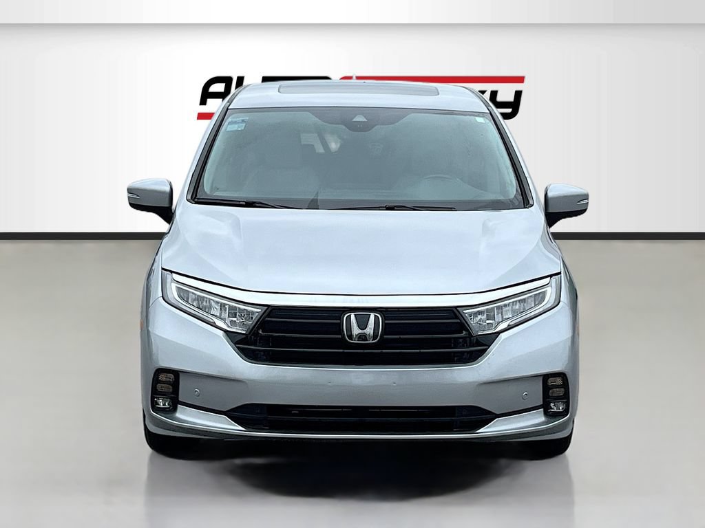 Used 2024 Honda Odyssey Elite image 2