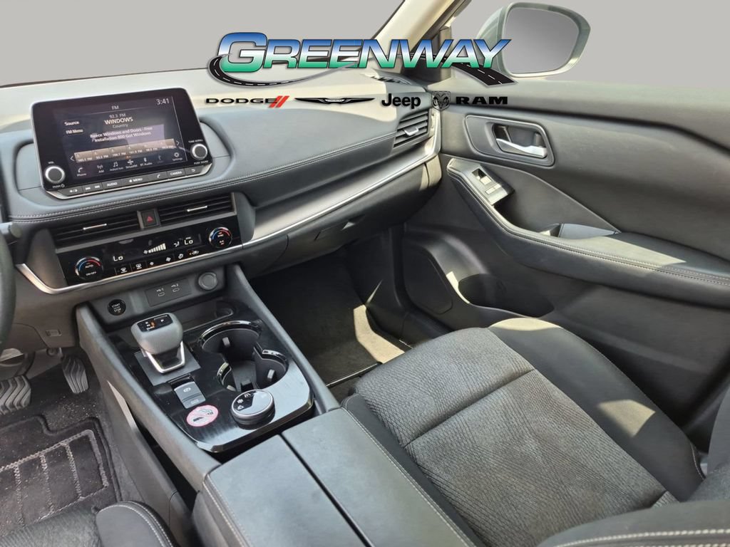 Used 2024 Nissan Rogue SV AWD/4WD image 12