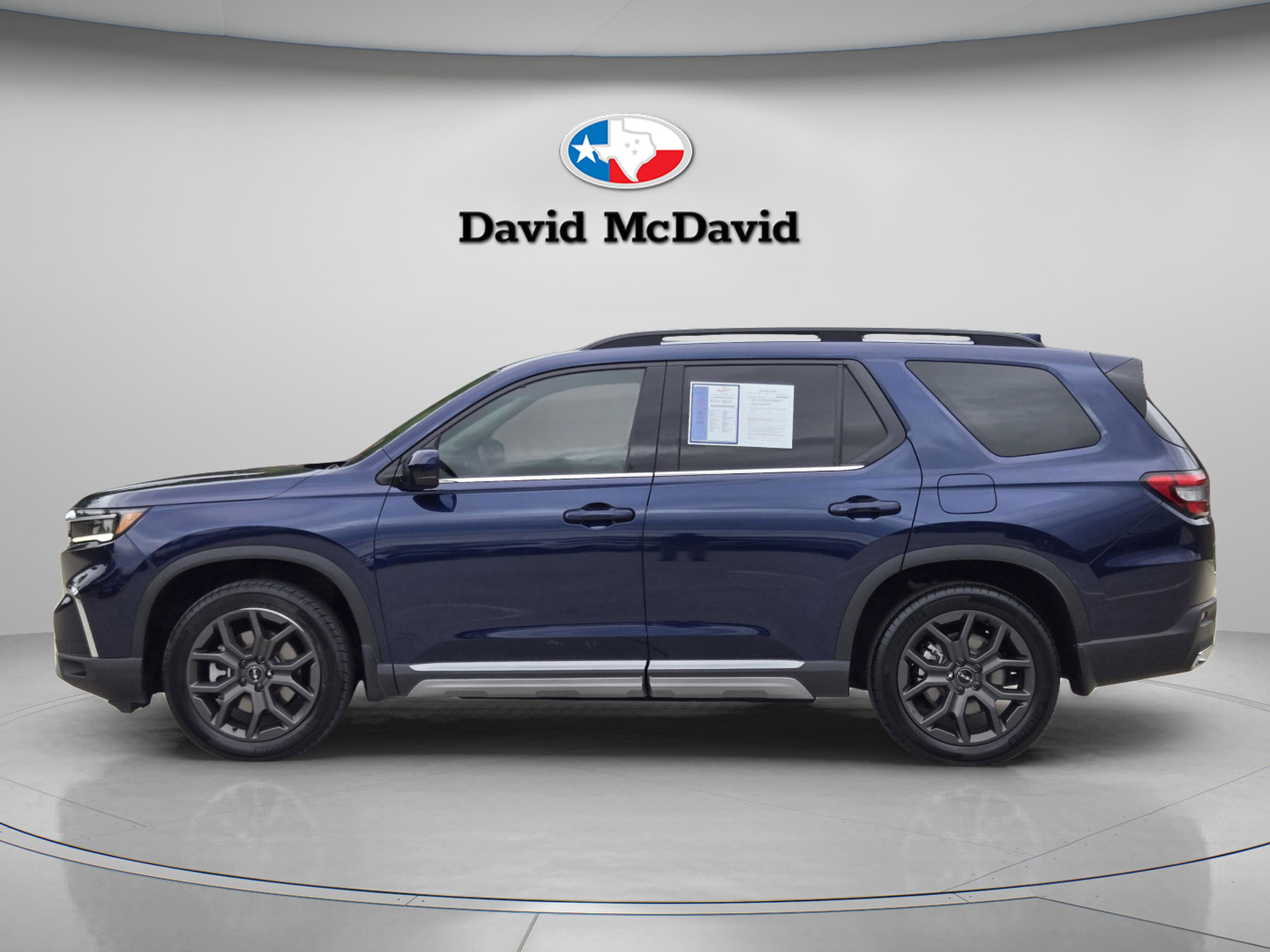 Certified 2024 Honda Pilot Touring image 2