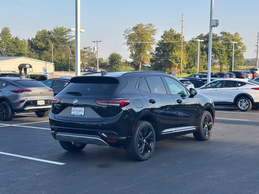 Used 2023 Buick Envision Essence w/ Sport Touring Package AWD/4WD image 3