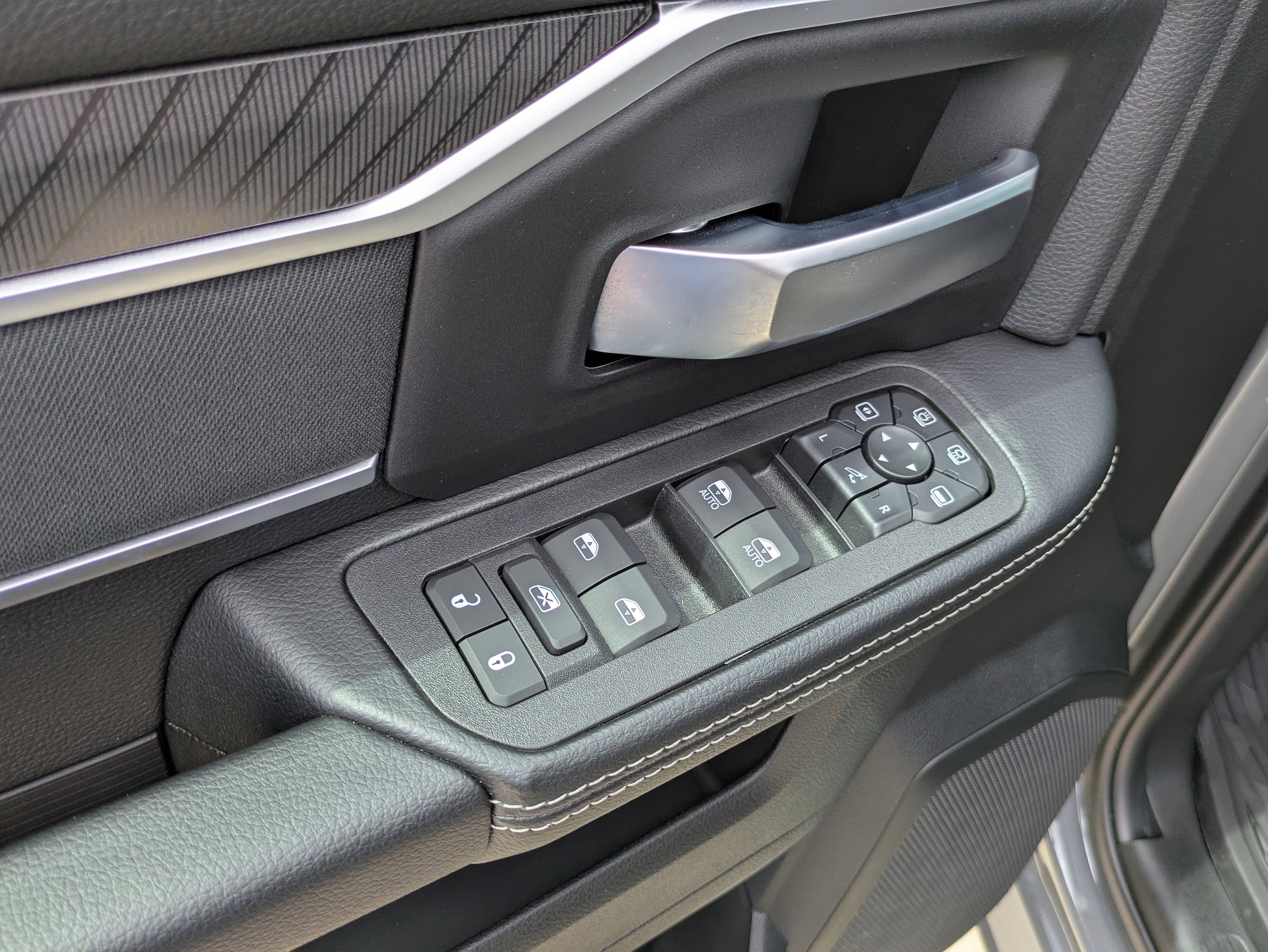 New 2026 RAM 2500 Big Horn AWD/4WD image 10
