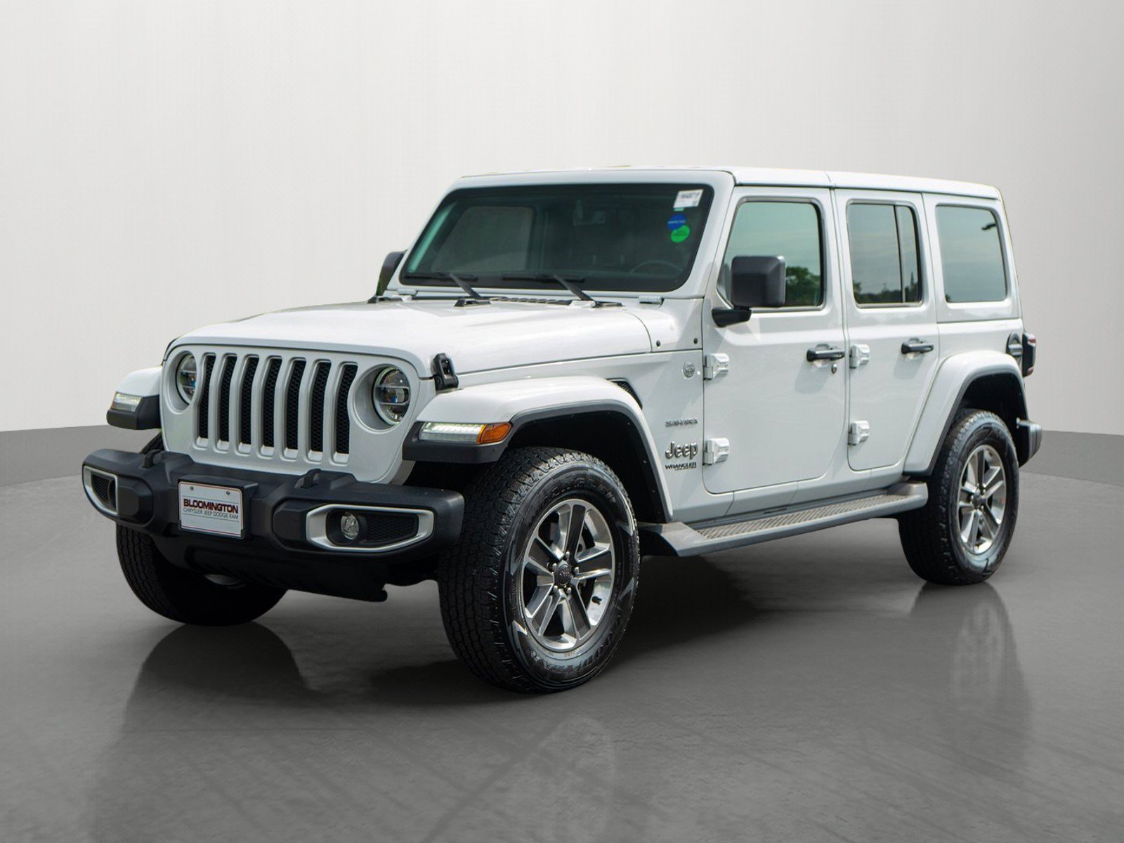 Used 2022 Jeep Wrangler Unlimited Sahara w/ LED Lighting Group AWD/4WD image 3