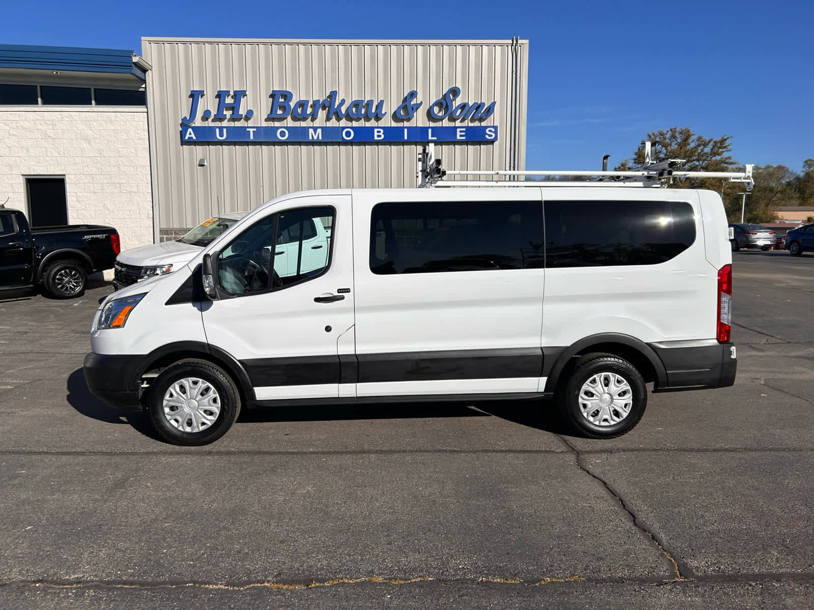 Used 2019 Ford Transit 150 XLT image 6