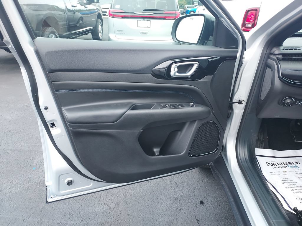 New 2026 Jeep Compass Latitude AWD/4WD image 10