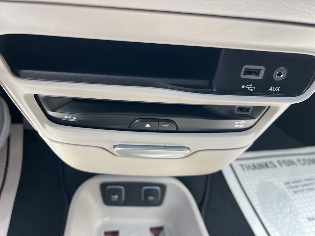 Certified 2019 Chrysler Pacifica Touring-L Plus image 56