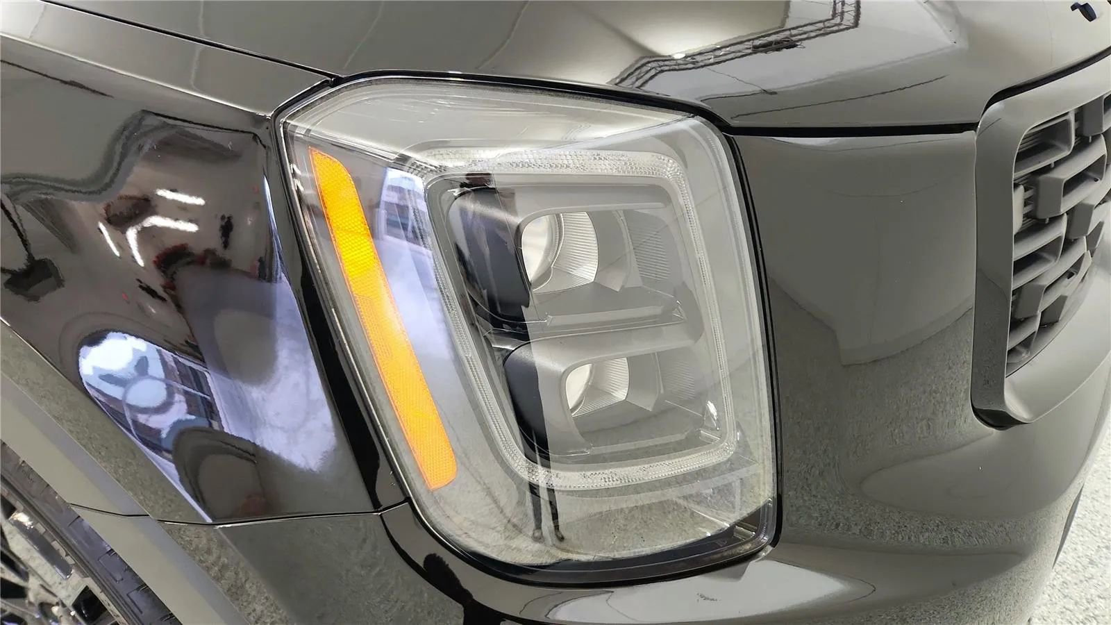 Used 2022 Kia Telluride SX w/ SX Prestige Package image 14