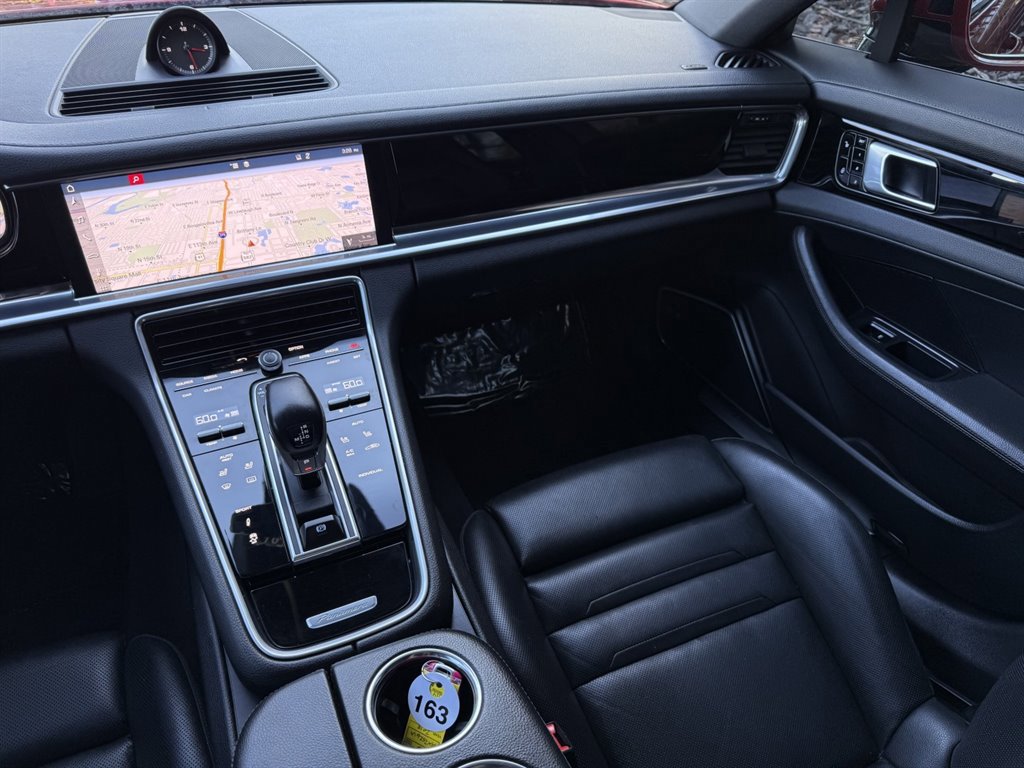 Used 2018 Porsche Panamera 4 image 25