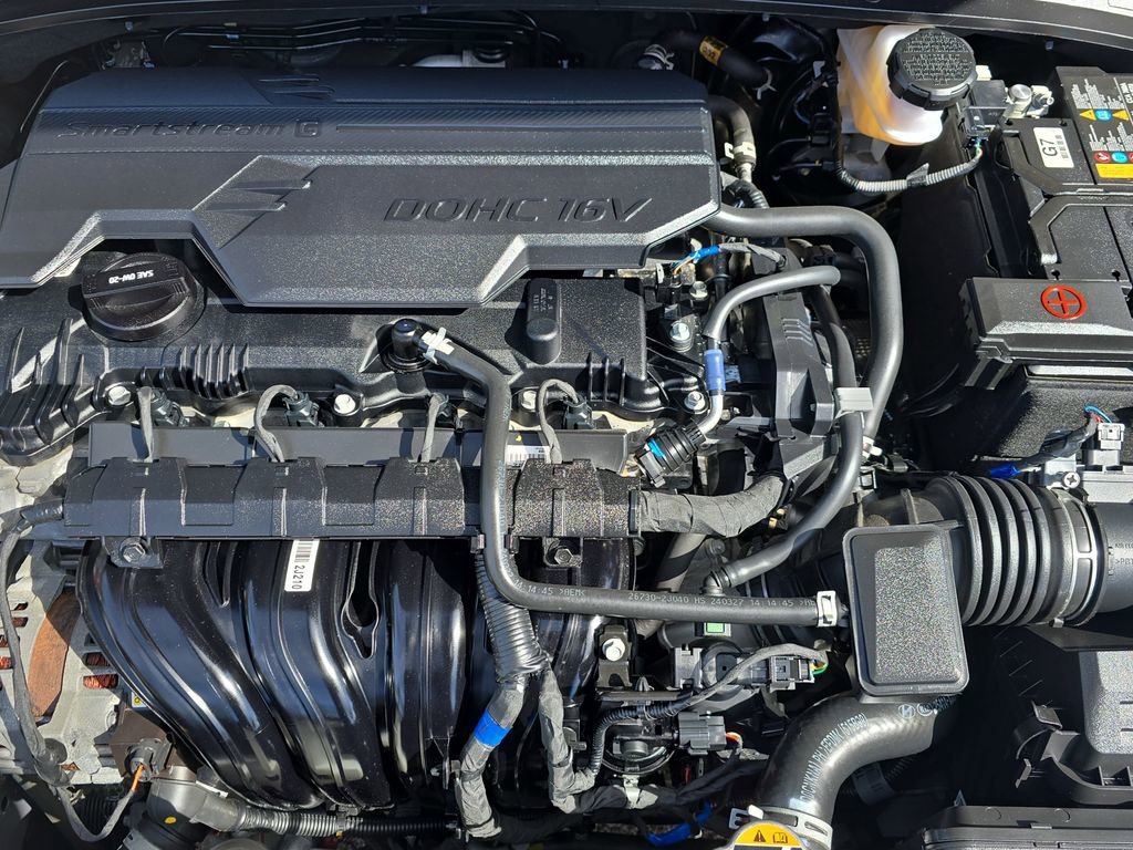 Certified 2024 Hyundai Elantra SE image 28