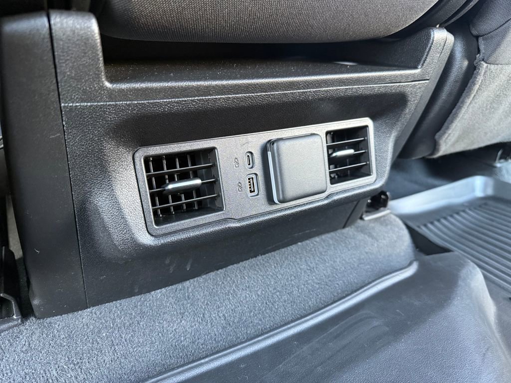 Used 2023 GMC Sierra 1500 SLE image 25