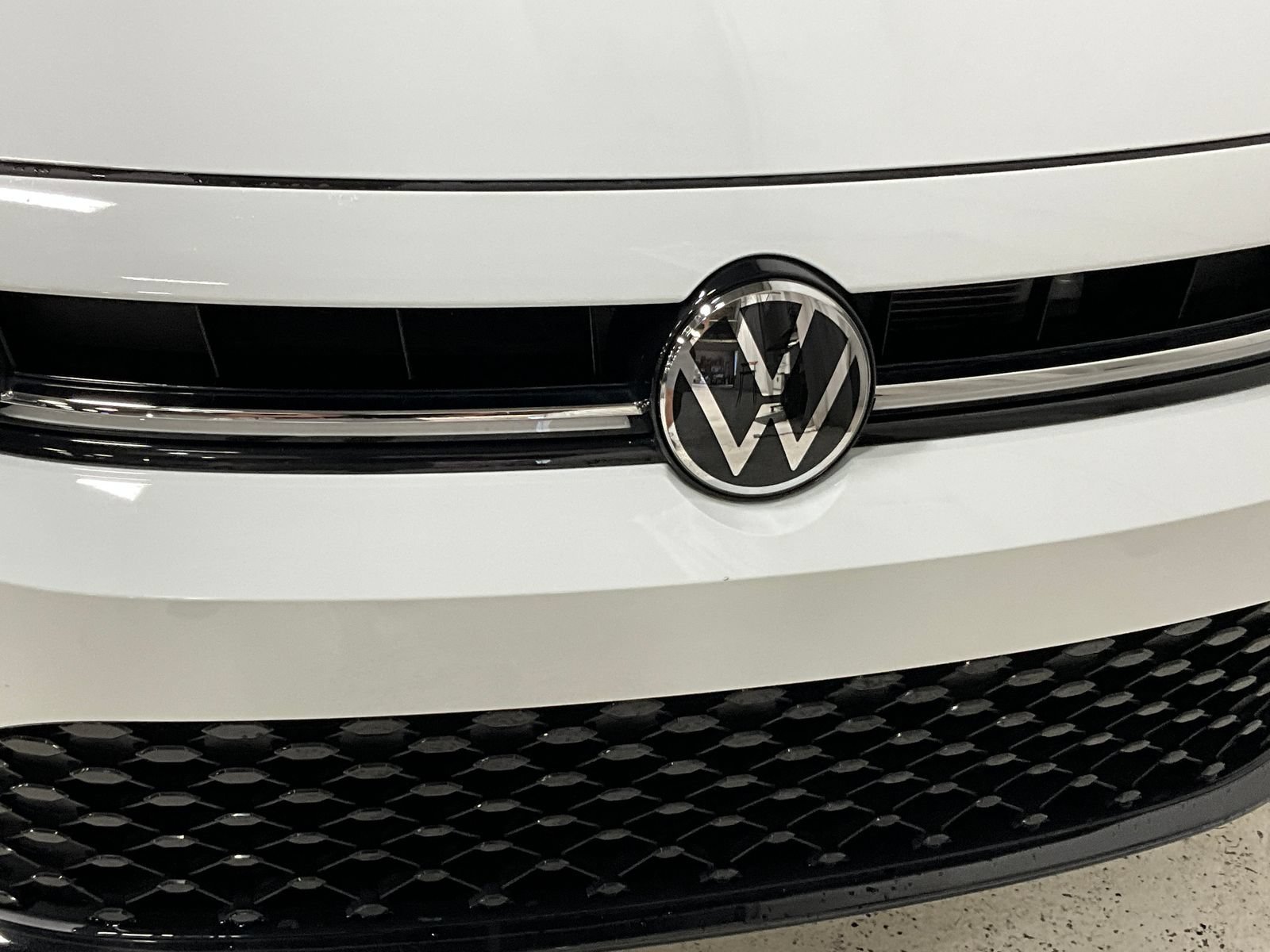 Used 2025 Volkswagen Jetta Sport FWD image 29