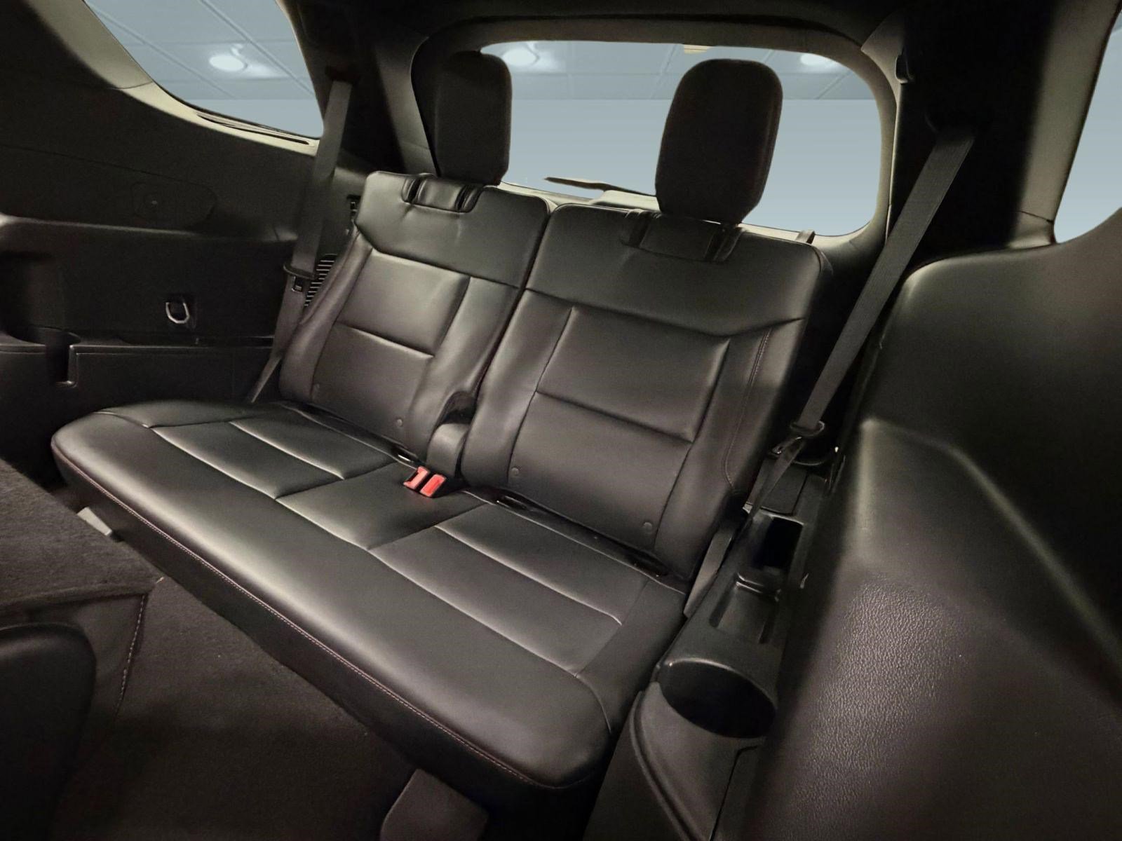 Used 2025 Ford Explorer ST-Line w/ ST-Line Street Pack image 21