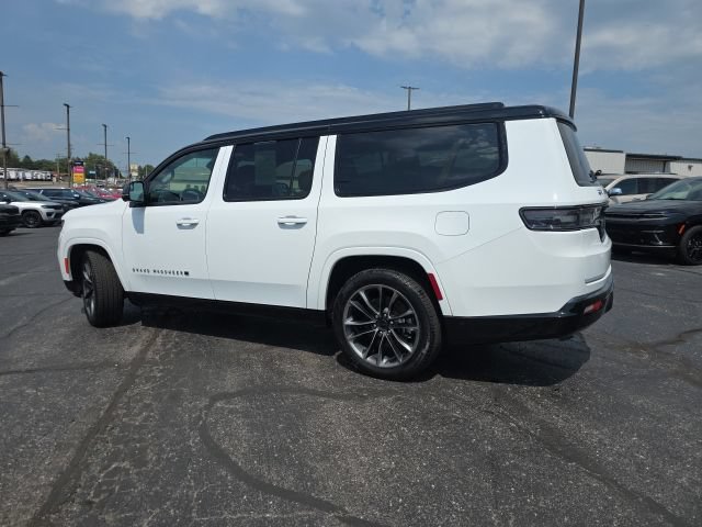 Used 2025 Jeep Grand Wagoneer L Series III w/ Rear Seat Video Group 1 AWD/4WD image 4