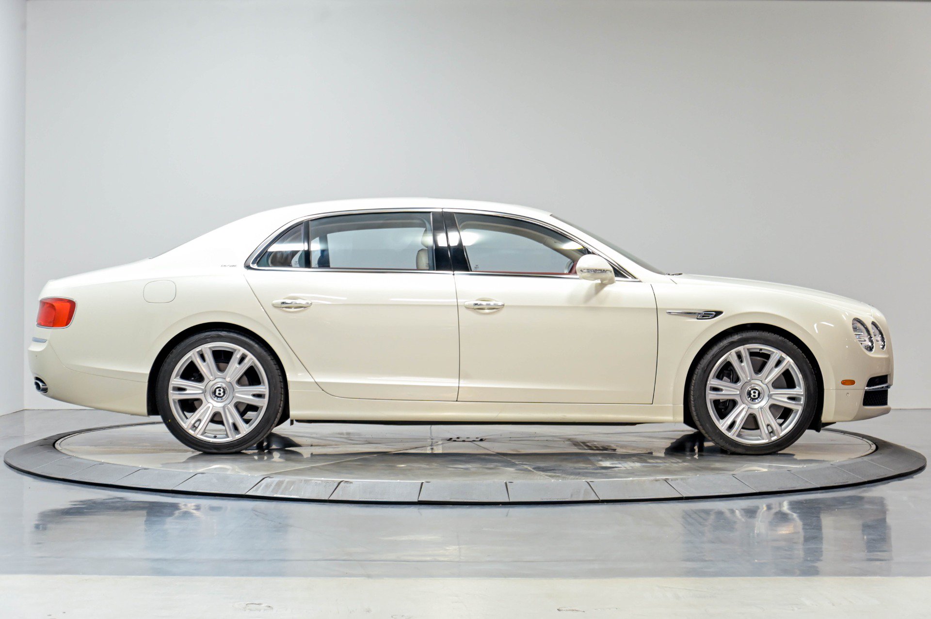 Used 2016 Bentley Flying Spur W12 AWD/4WD image 19