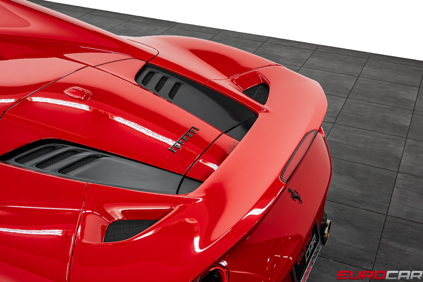 Used 2021 Ferrari F8 Tributo RWD image 22
