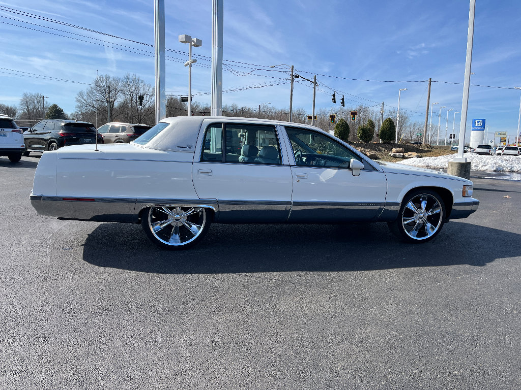 Used 1993 Cadillac Fleetwood Sedan RWD image 10