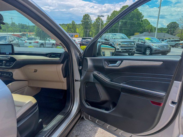 Used 2022 Ford Escape SEL FWD image 21