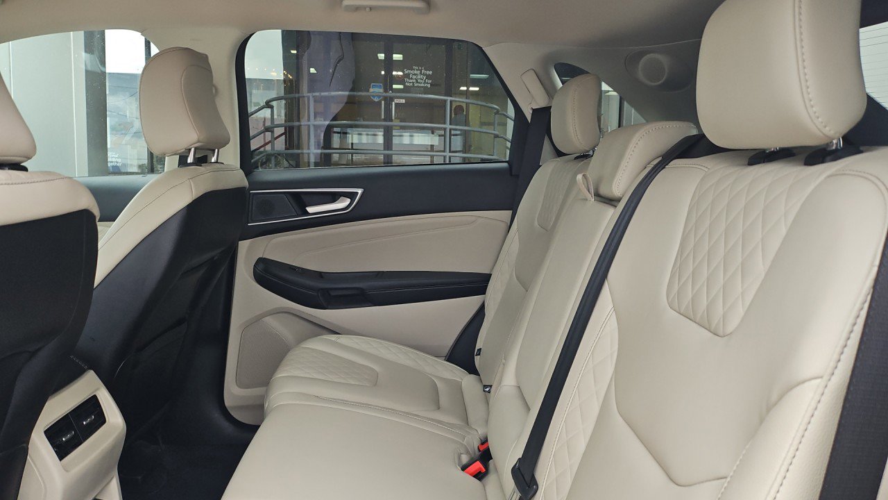 Used 2024 Ford Edge Titanium image 15