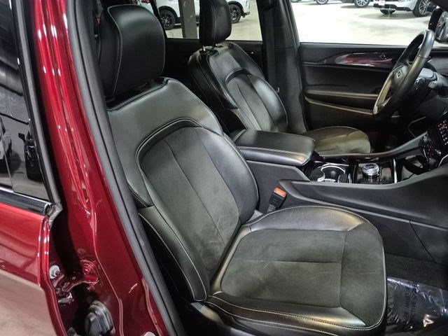 Used 2021 Jeep Grand Cherokee L Laredo AWD/4WD image 29
