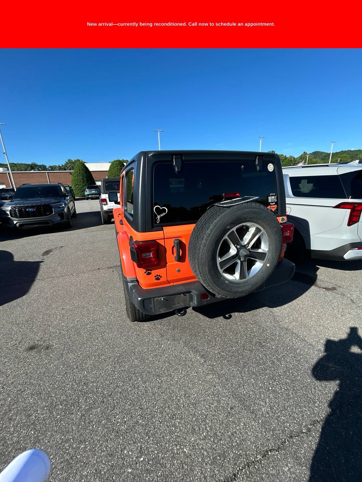 Used 2018 Jeep Wrangler Unlimited Sahara AWD/4WD image 11