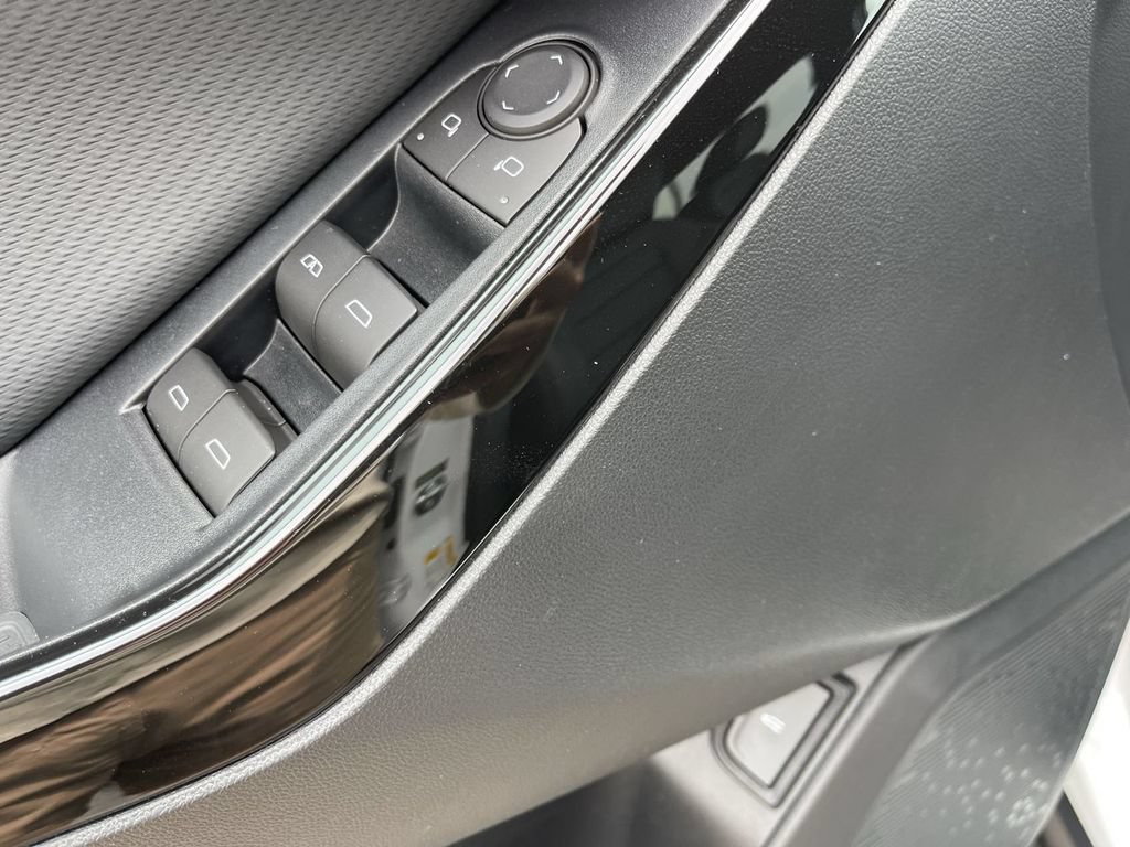 New 2026 Chevrolet Equinox LT w/ Convenience Package II FWD image 13