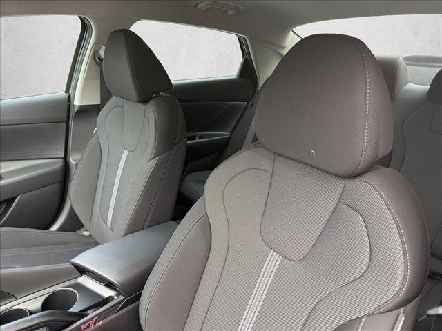 New 2026 Hyundai Elantra SE FWD image 13