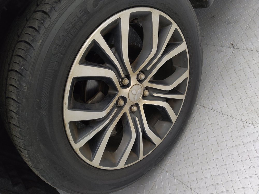 Used 2018 Mitsubishi Outlander SE image 31