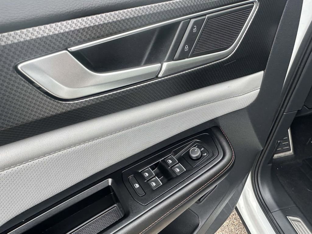 Certified 2025 Volkswagen Atlas Peak Edition SE image 21