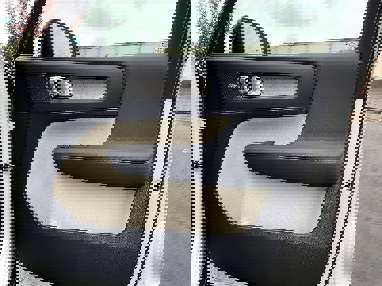 New 2026 Volvo XC40 B4 Plus w/ Climate Package image 30