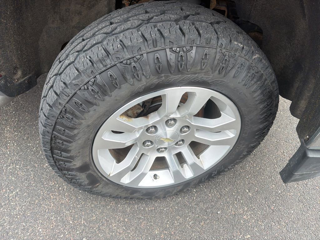 Used 2018 Chevrolet Silverado 1500 LT w/ All Star Edition image 9