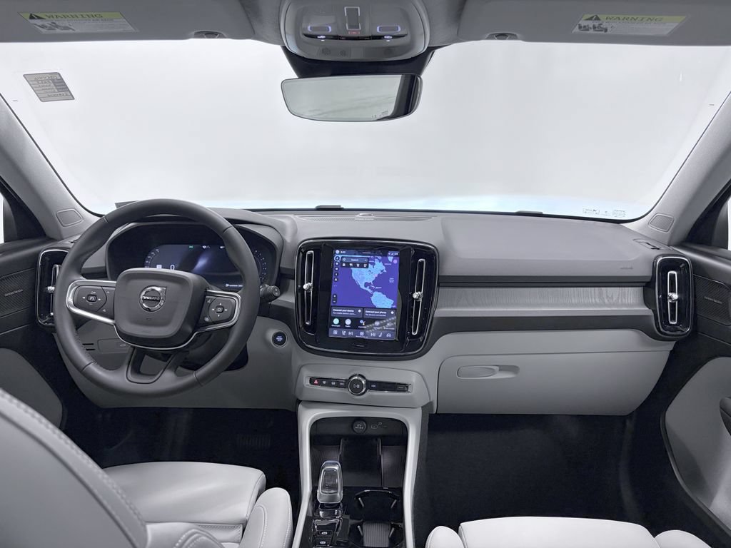 Used 2025 Volvo XC40 B5 Ultra w/ Climate Package AWD/4WD image 2