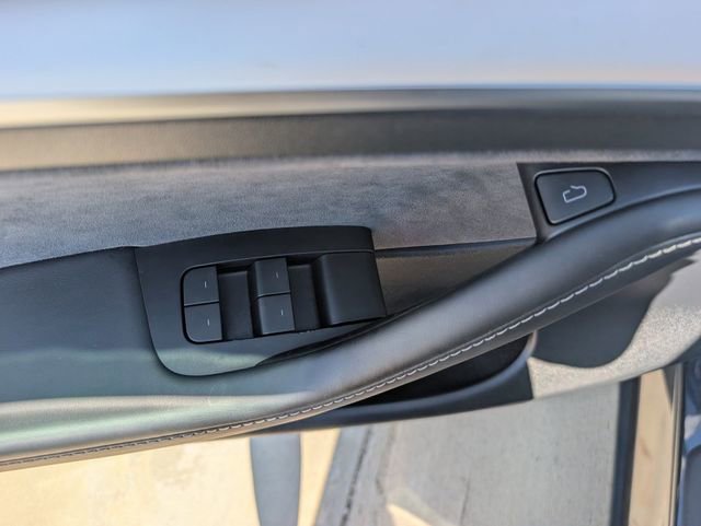 Used 2024 Tesla Model Y Long Range RWD image 20