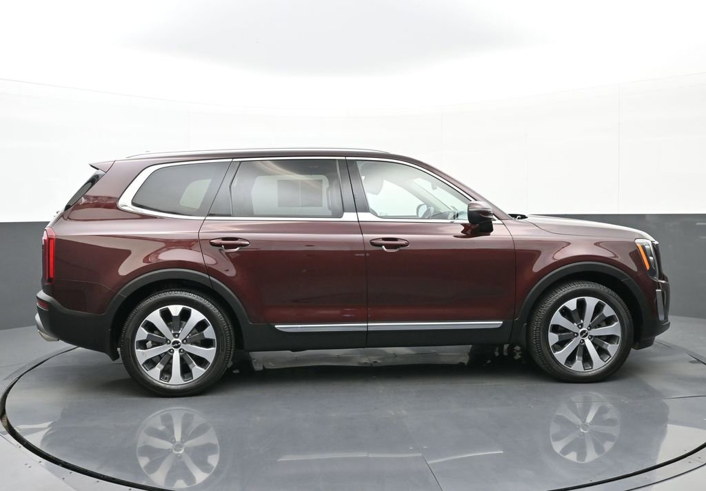 Used 2022 Kia Telluride EX w/ EX Premium Package FWD image 2