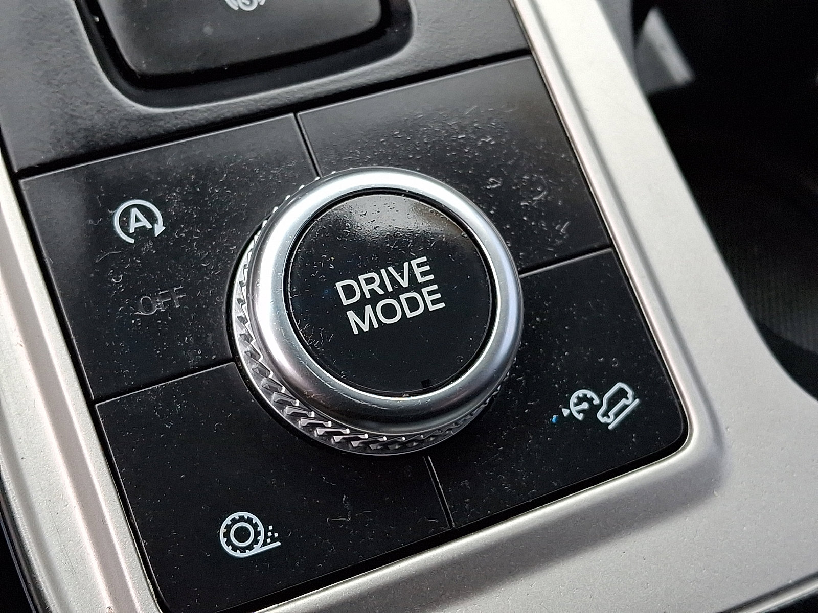 Used 2022 Ford Explorer ST-Line image 25