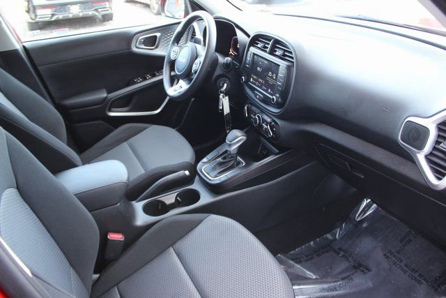 Used 2023 Kia Soul LX w/ LX Technology Package image 31
