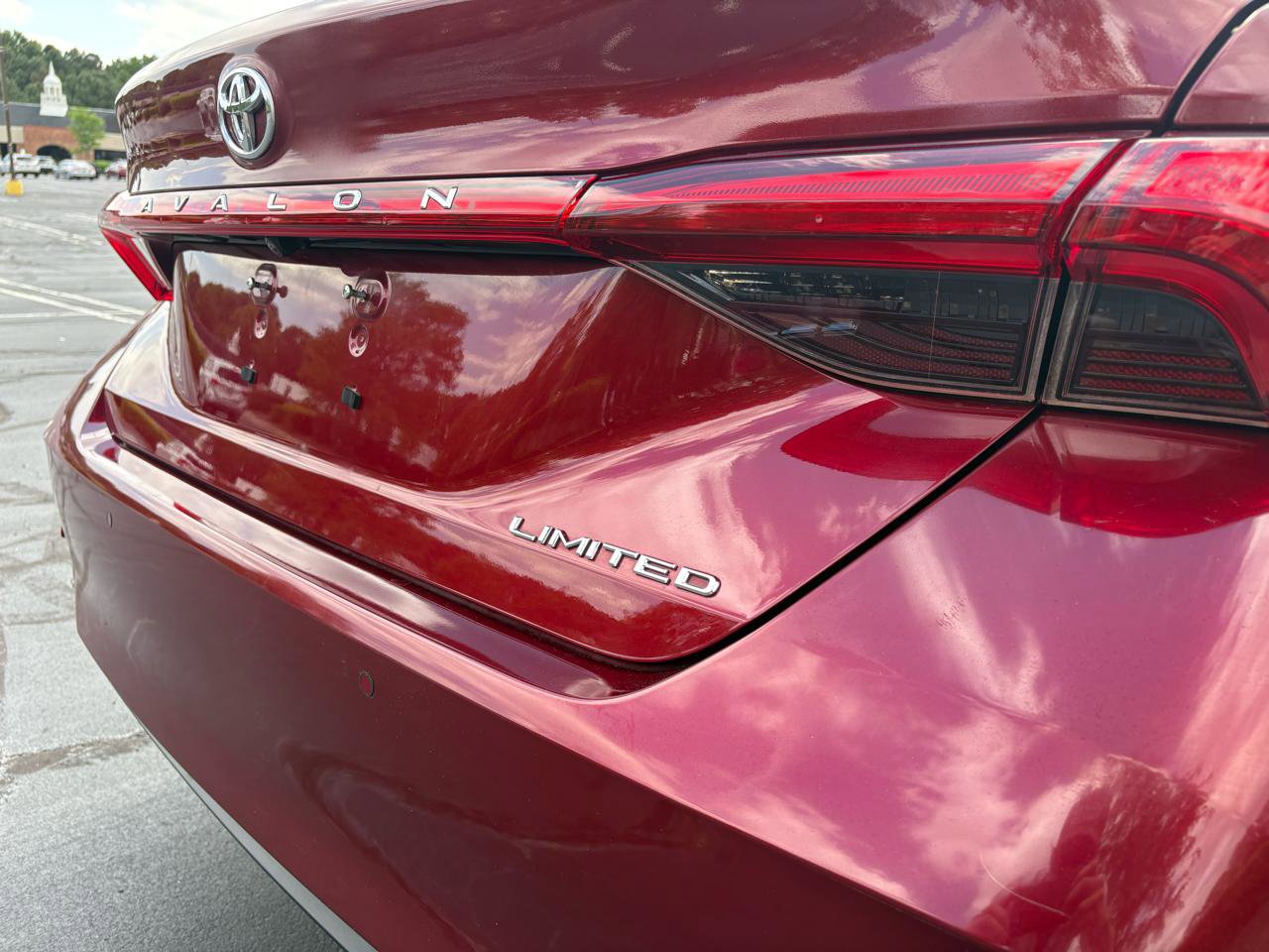 Used 2019 Toyota Avalon Limited w/ Advanced Safety Package FWD image 11