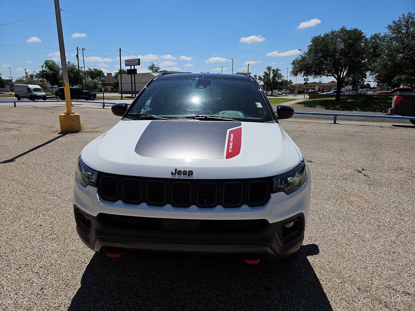 Used 2025 Jeep Compass Trailhawk AWD/4WD image 3