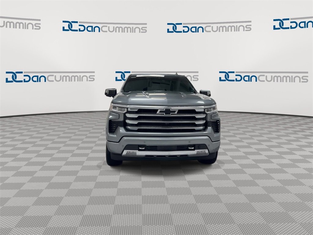 Used 2023 Chevrolet Silverado 1500 High Country image 3