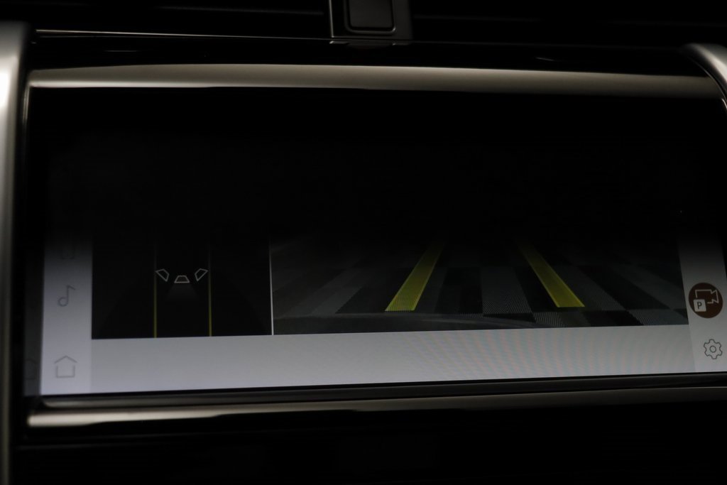 Used 2022 Land Rover Discovery Sport SE image 11