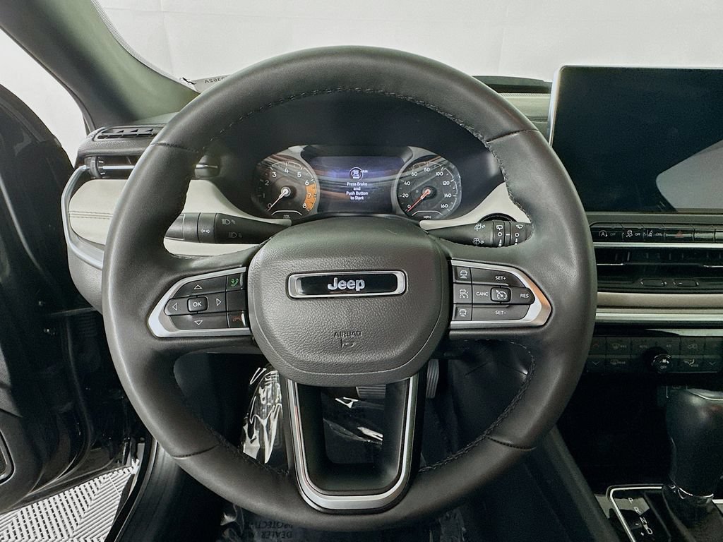 Certified 2025 Jeep Compass Limited AWD/4WD image 17