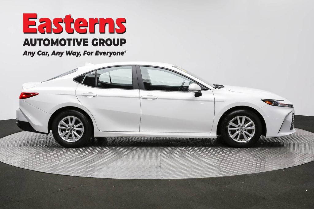 Used 2025 Toyota Camry LE image 4