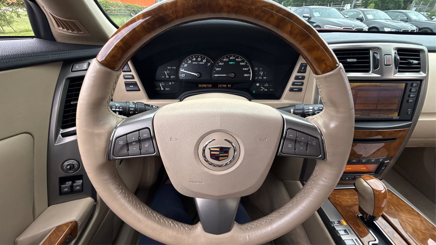Used 2009 Cadillac XLR RWD image 25