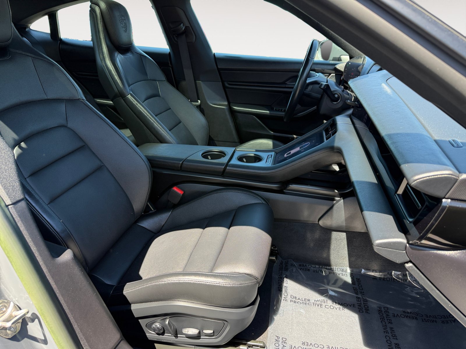 Used 2022 Porsche Taycan RWD image 19