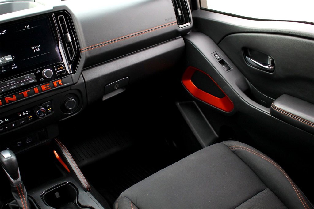 Used 2025 Nissan Frontier Pro-X image 25