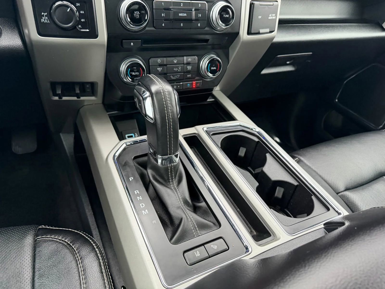 Used 2018 Ford F150 Lariat w/ Equipment Group 502A Luxury image 16