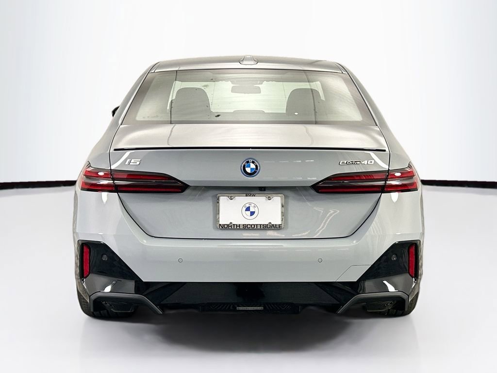 New 2026 BMW i5 eDrive40 w/ M Sport Package image 6