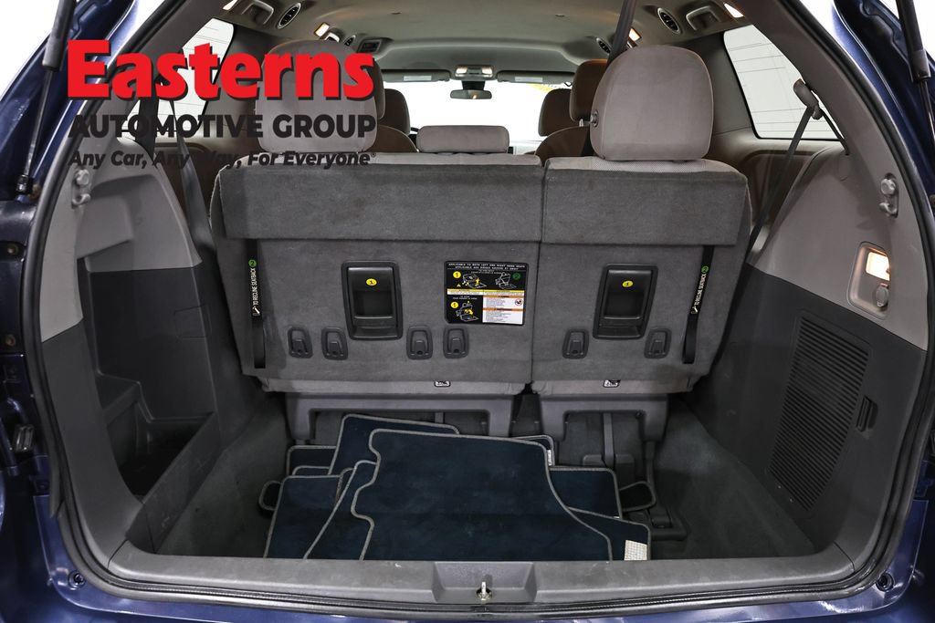 Used 2020 Toyota Sienna L FWD image 9