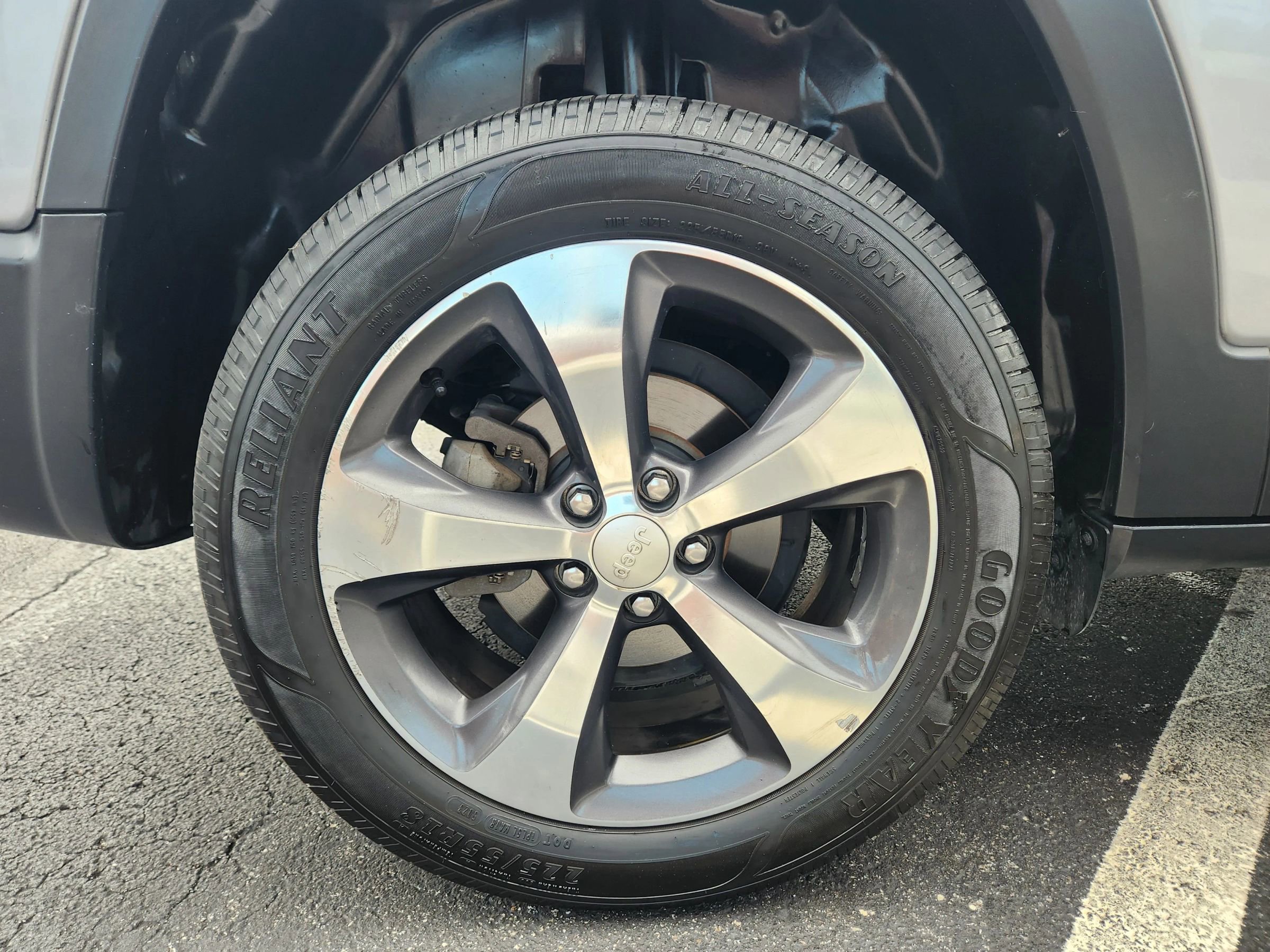 Used 2019 Jeep Cherokee Limited image 66
