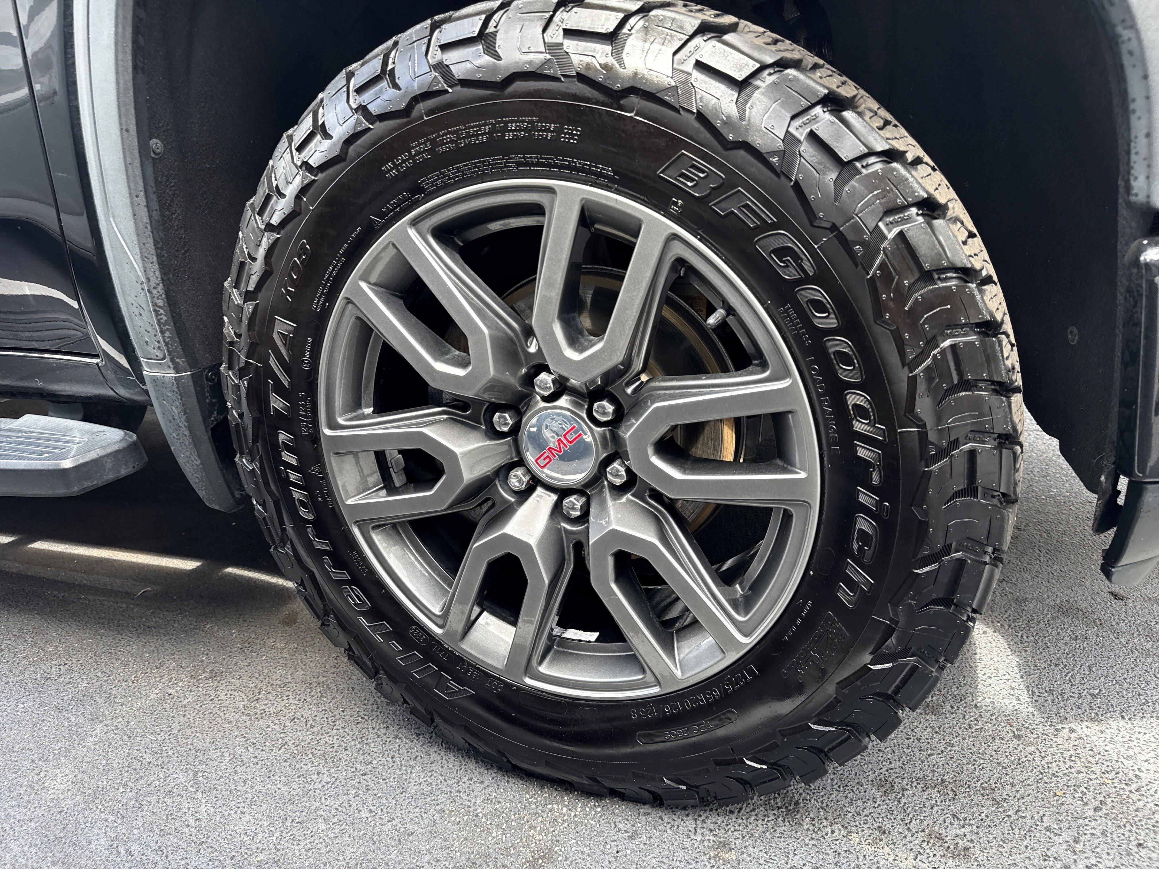 Used 2020 GMC Sierra 1500 AT4 w/ AT4 Premium Package AWD/4WD image 10