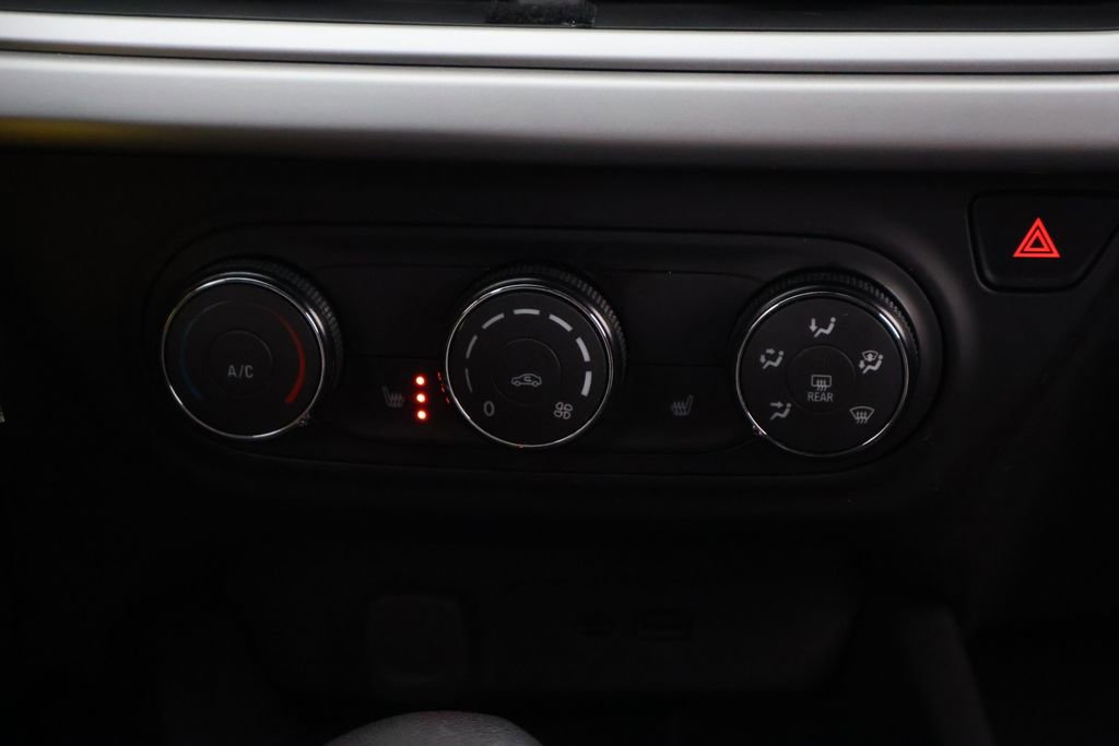 Used 2024 Chevrolet Trax RS image 19