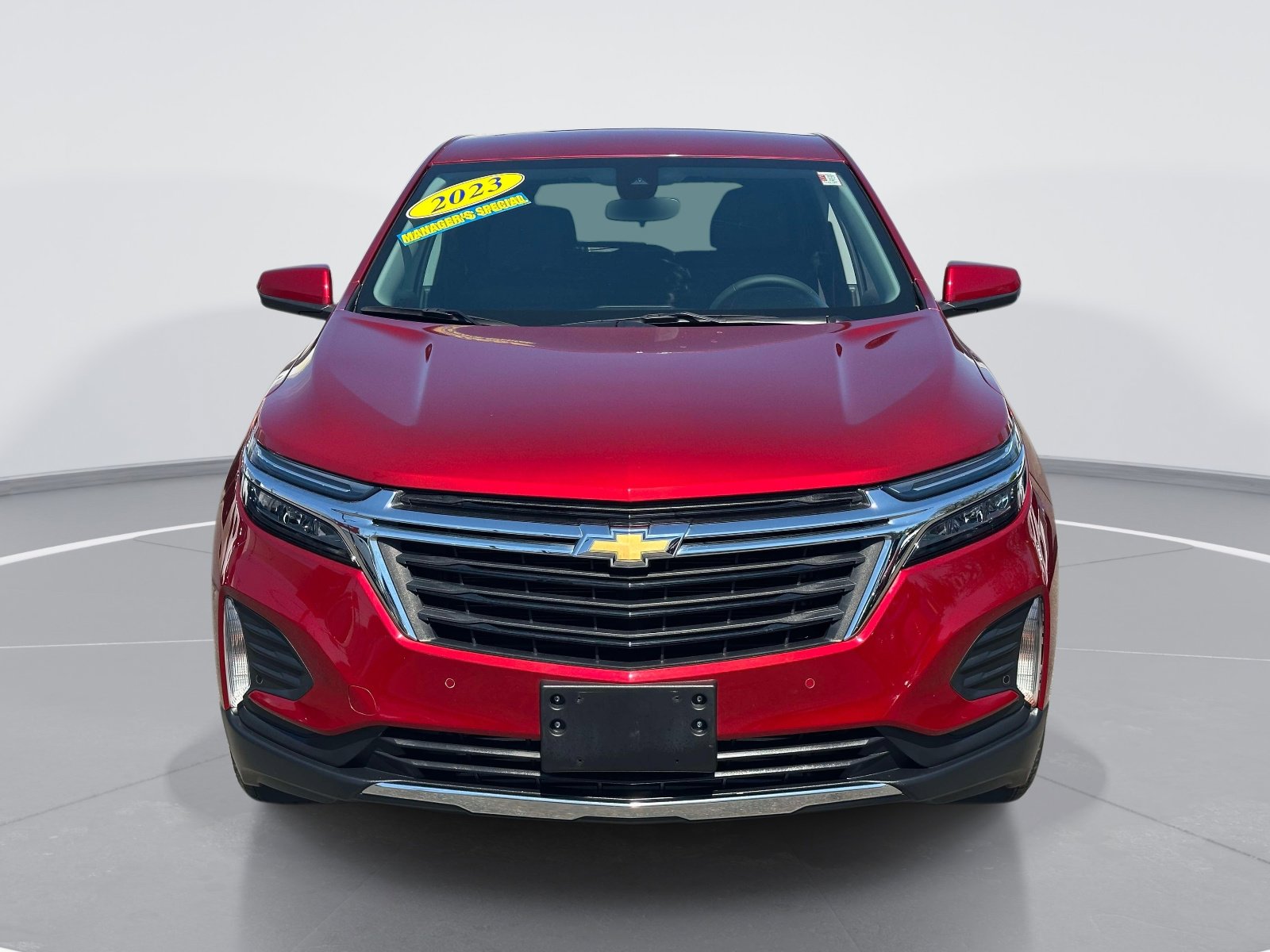 Used 2023 Chevrolet Equinox LT FWD image 2